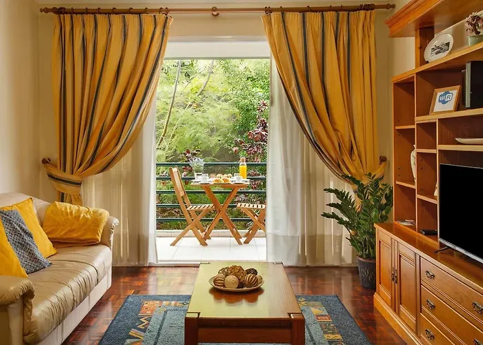 Madeira Gardens דירה