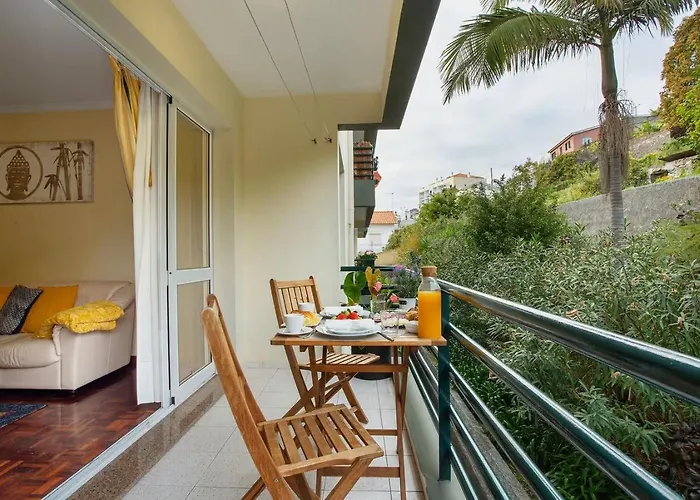 דירה Madeira Gardens