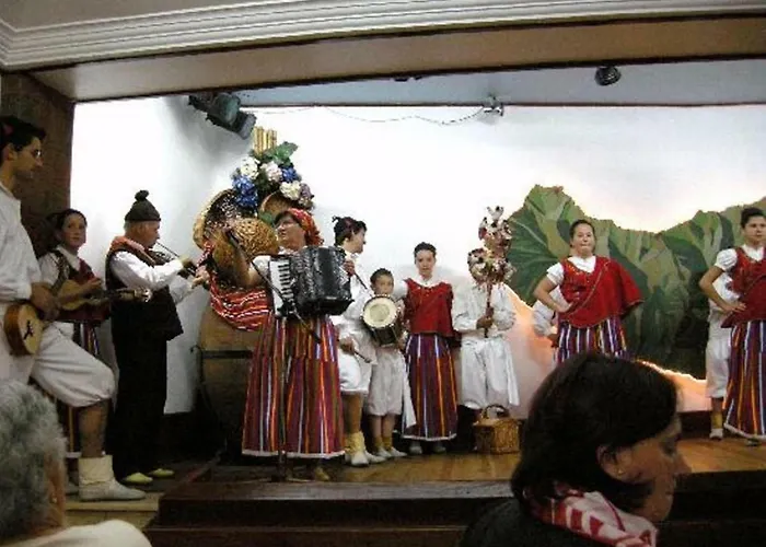 Madeira Gardens * פונשל